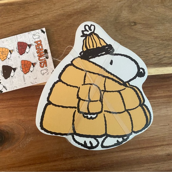 Peanuts Snoopy Warm & Cozy Puffer Jacket FALL Set of 4 Ceramic Coasters NEW - Picture 1 of 2
